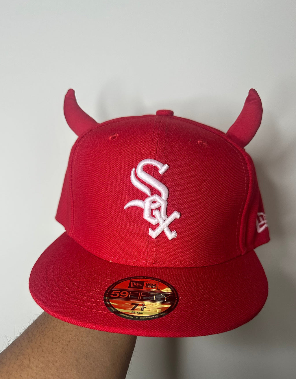 Red long horn fitted