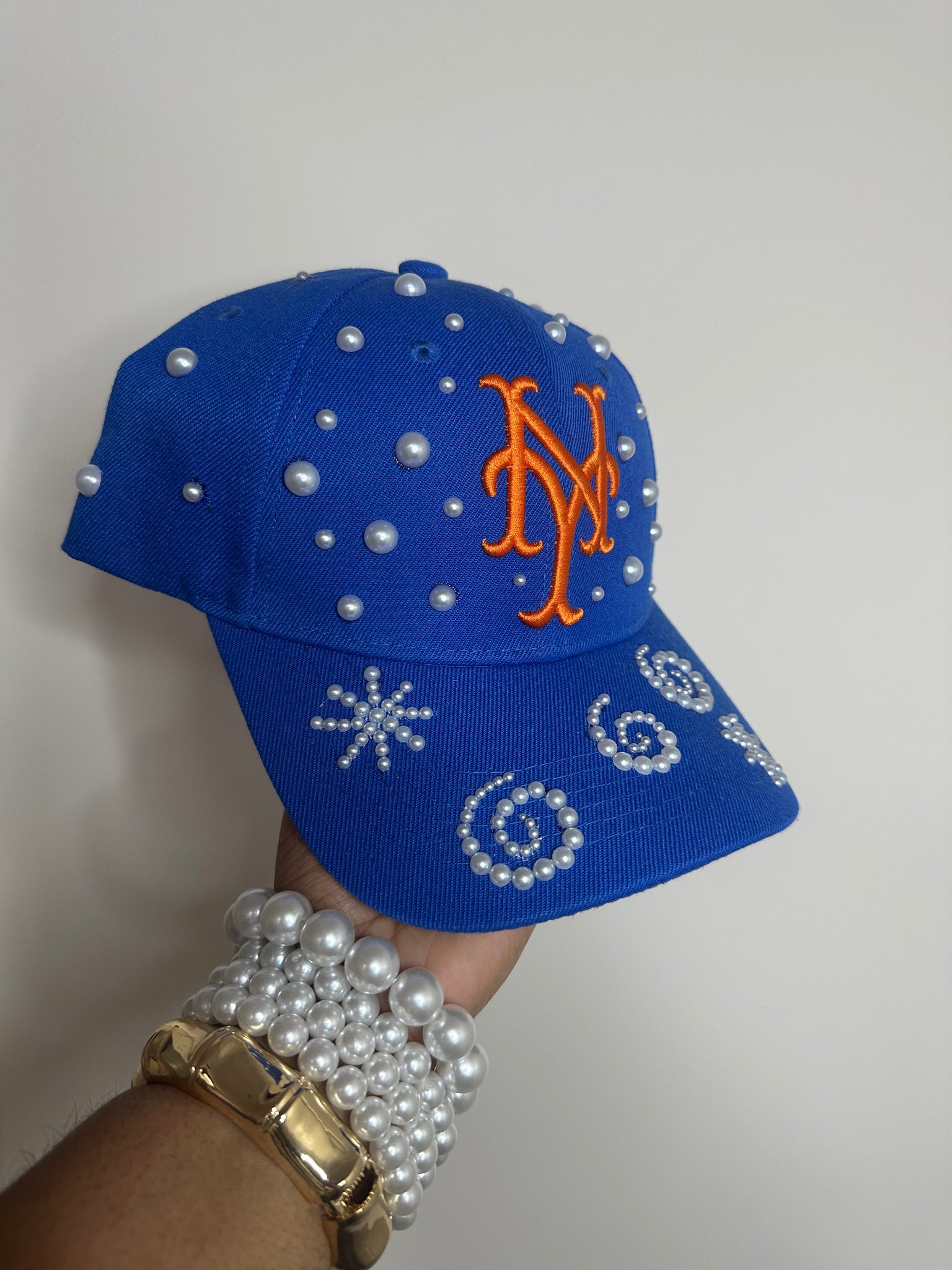 Pearls and swirls snapback hat